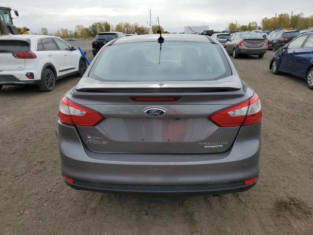 Sedans FORD FOCUS 2013 Gray