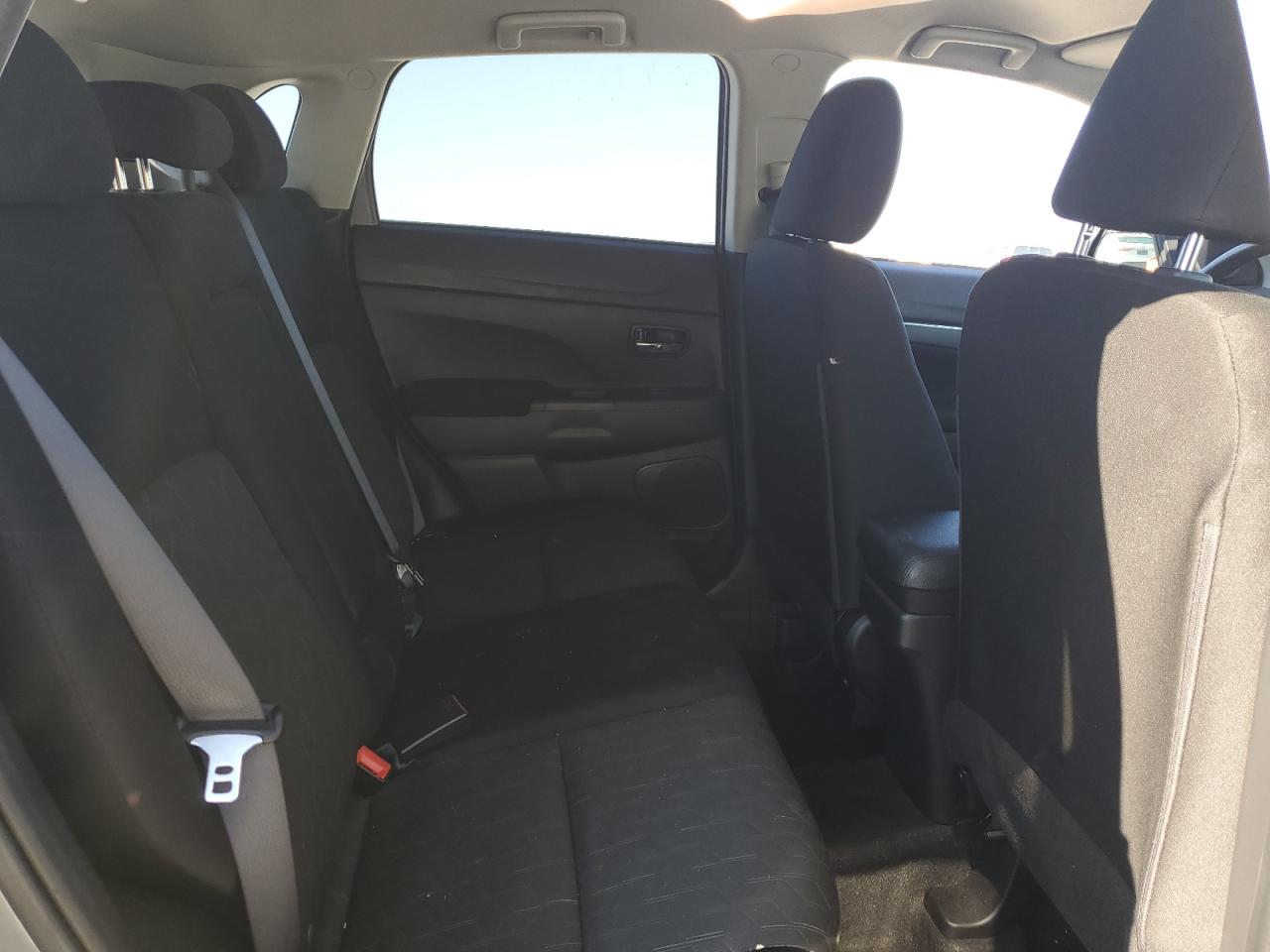 2021 Mitsubishi Outlander - Image 11