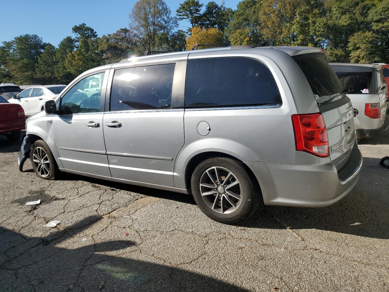 2017 Dodge Caravan - Image 2