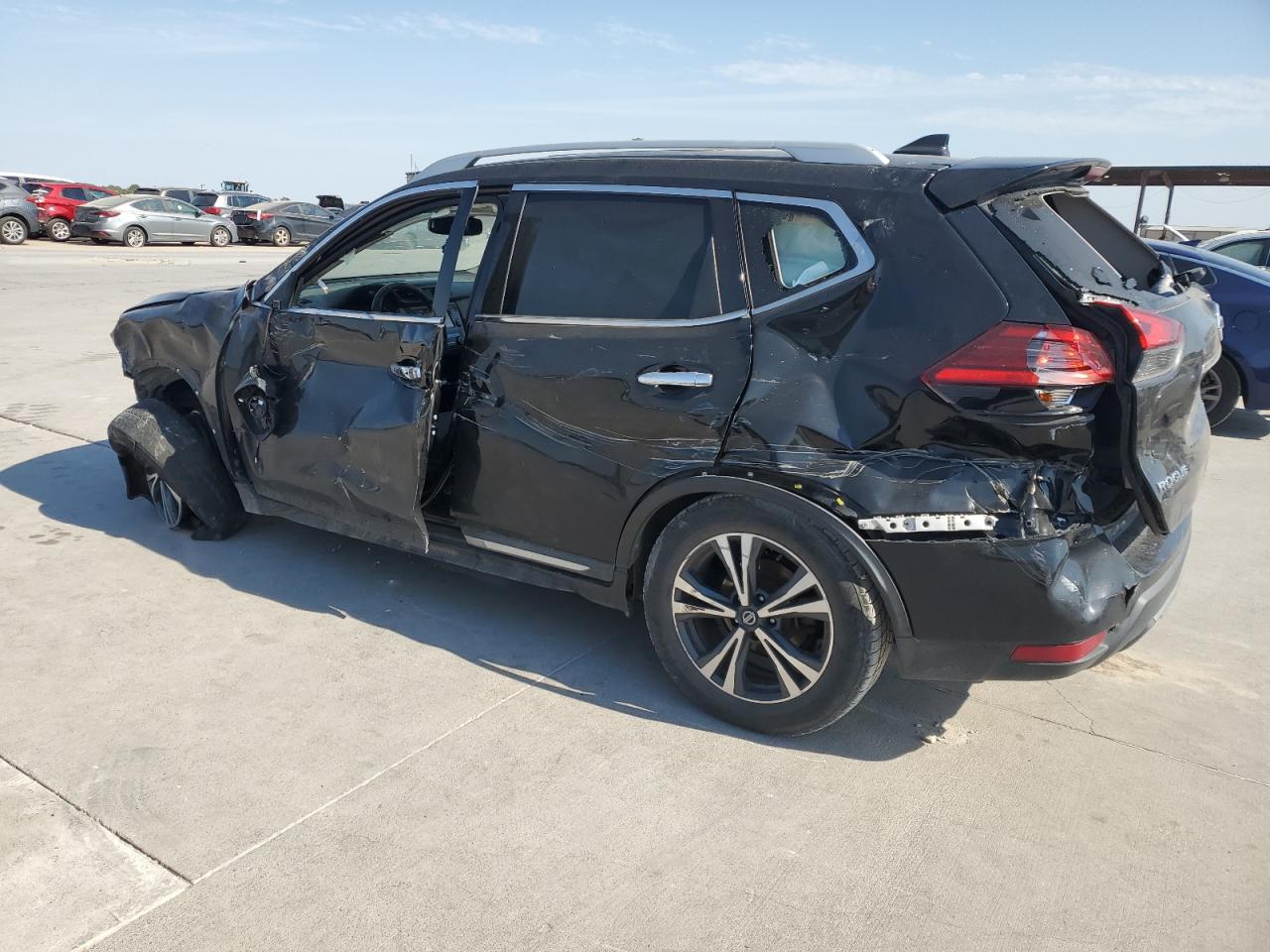 2017 Nissan Rogue - Image 2