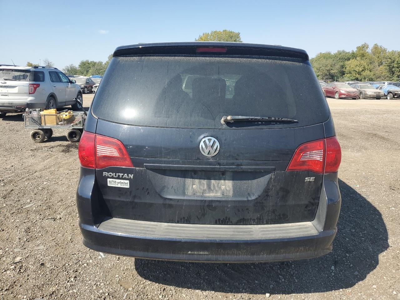 2011 Volkswagen Routan Se VIN: 2V4RW3DG9BR717347 Lot: 73204674