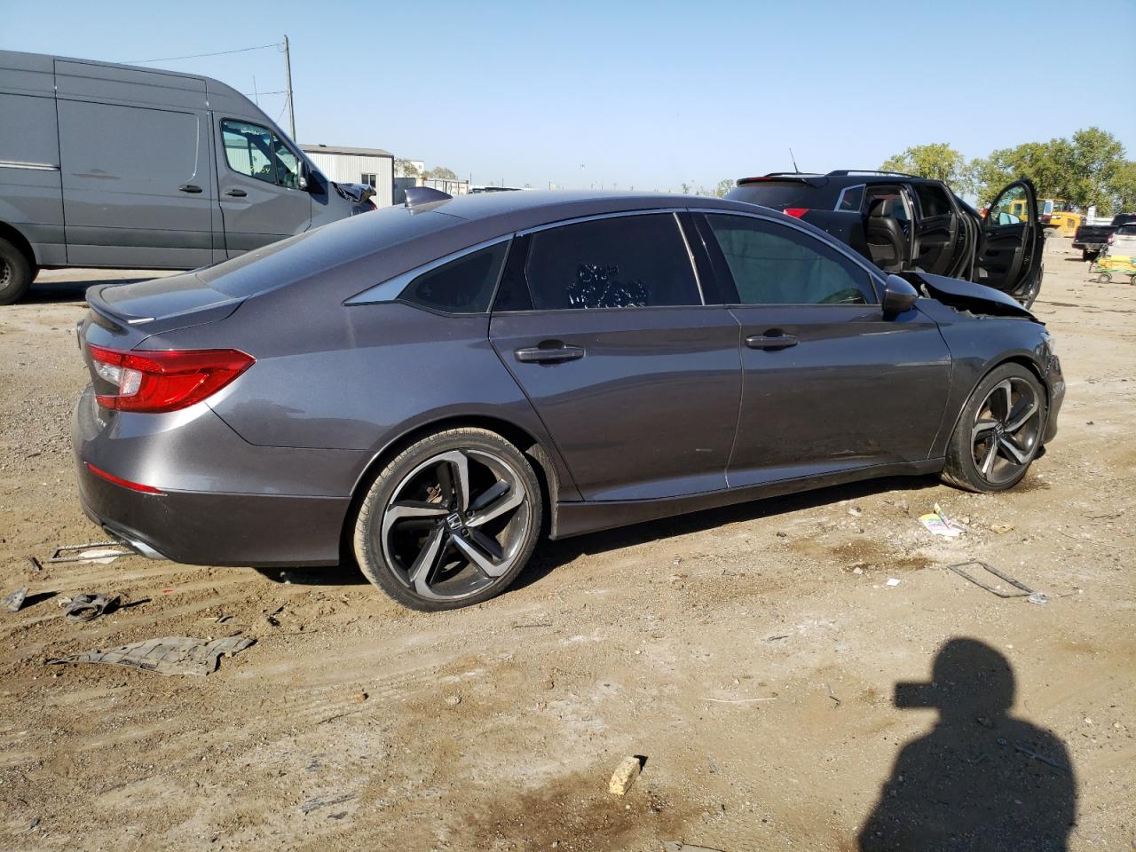 VIN 1HGCV1F36JA099281 2018 HONDA ACCORD no.3