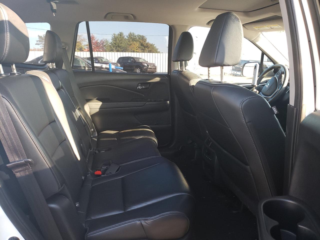 2018 Honda Pilot - Image 11