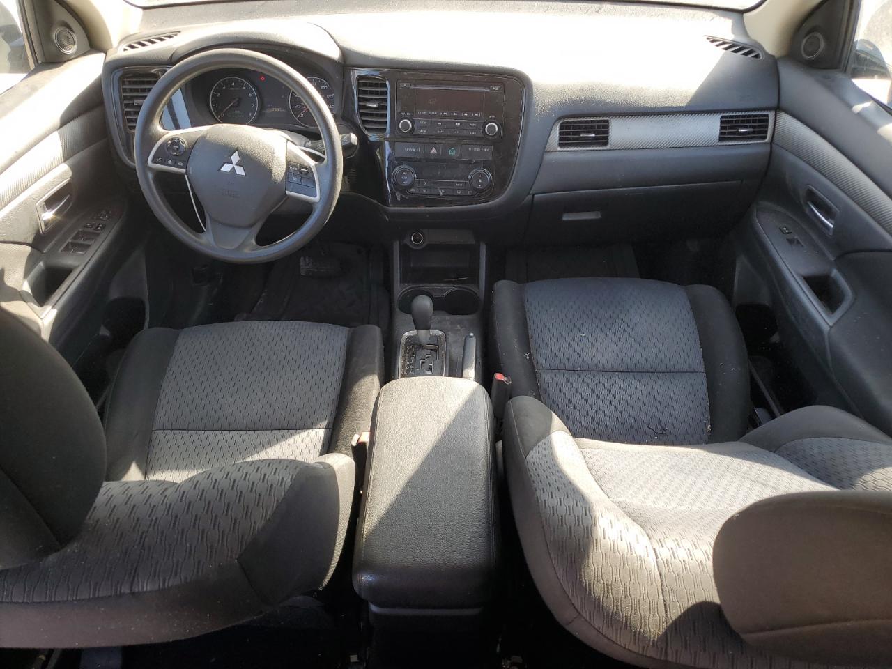 JA4AD2A35EZ004894 2014 Mitsubishi Outlander Es