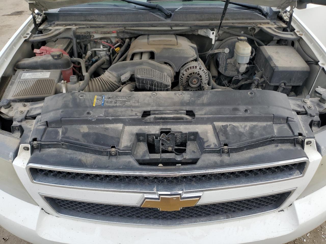2008 Chevrolet Suburban - Image 12