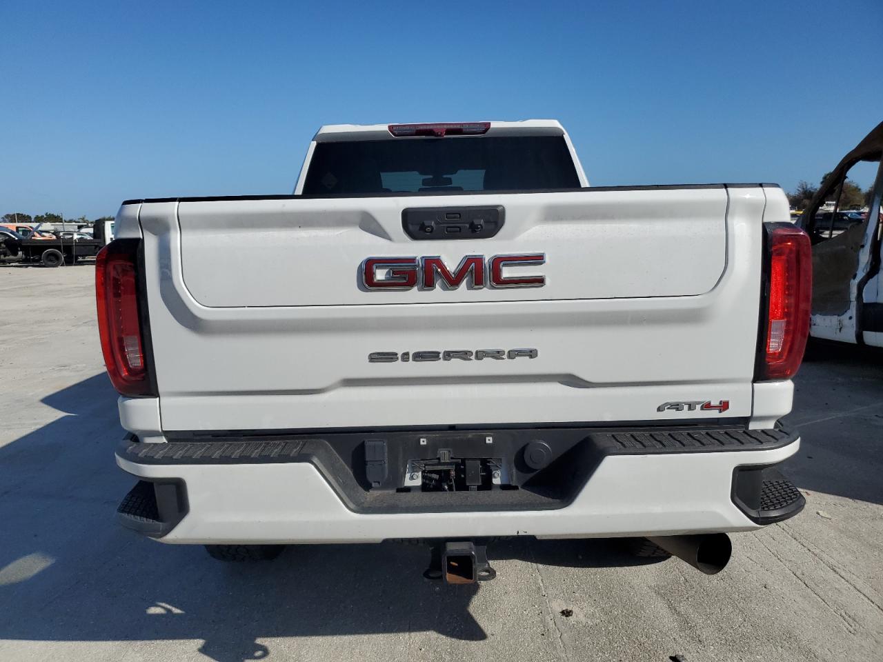 1GT49PEY0NF117676 2022 GMC Sierra K2500 At4