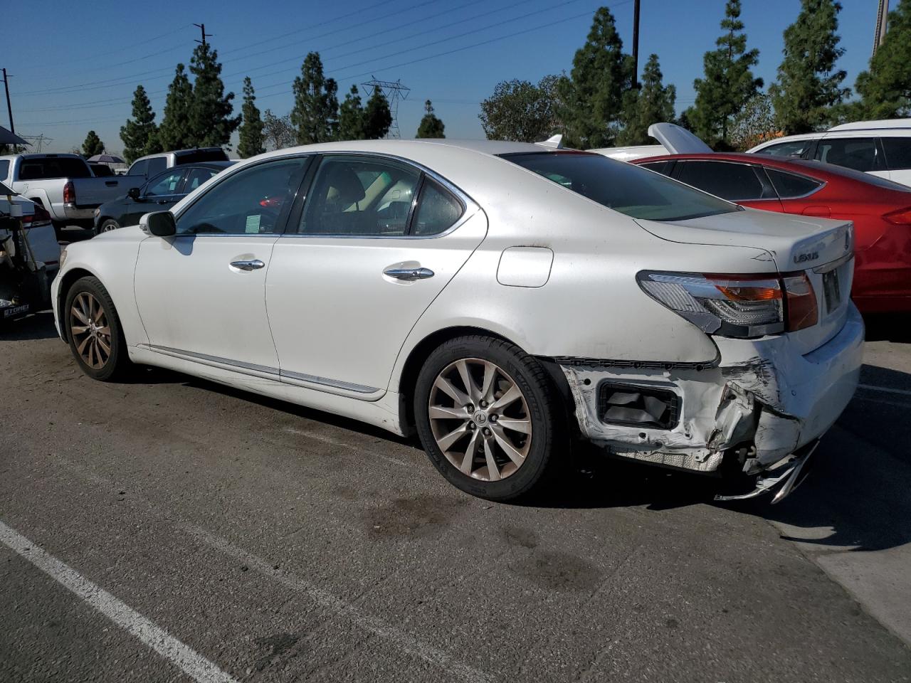 2010 Lexus LS - Image 2