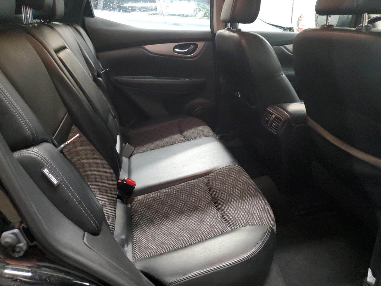 2020 Nissan Rogue - Image 11