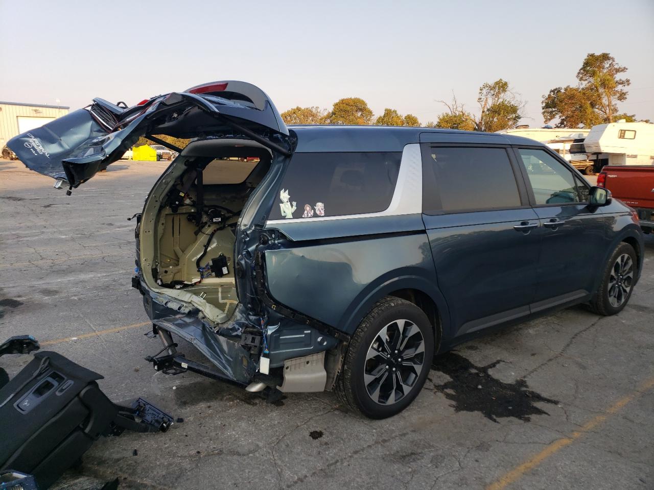 2024 Kia Carnival - Image 3