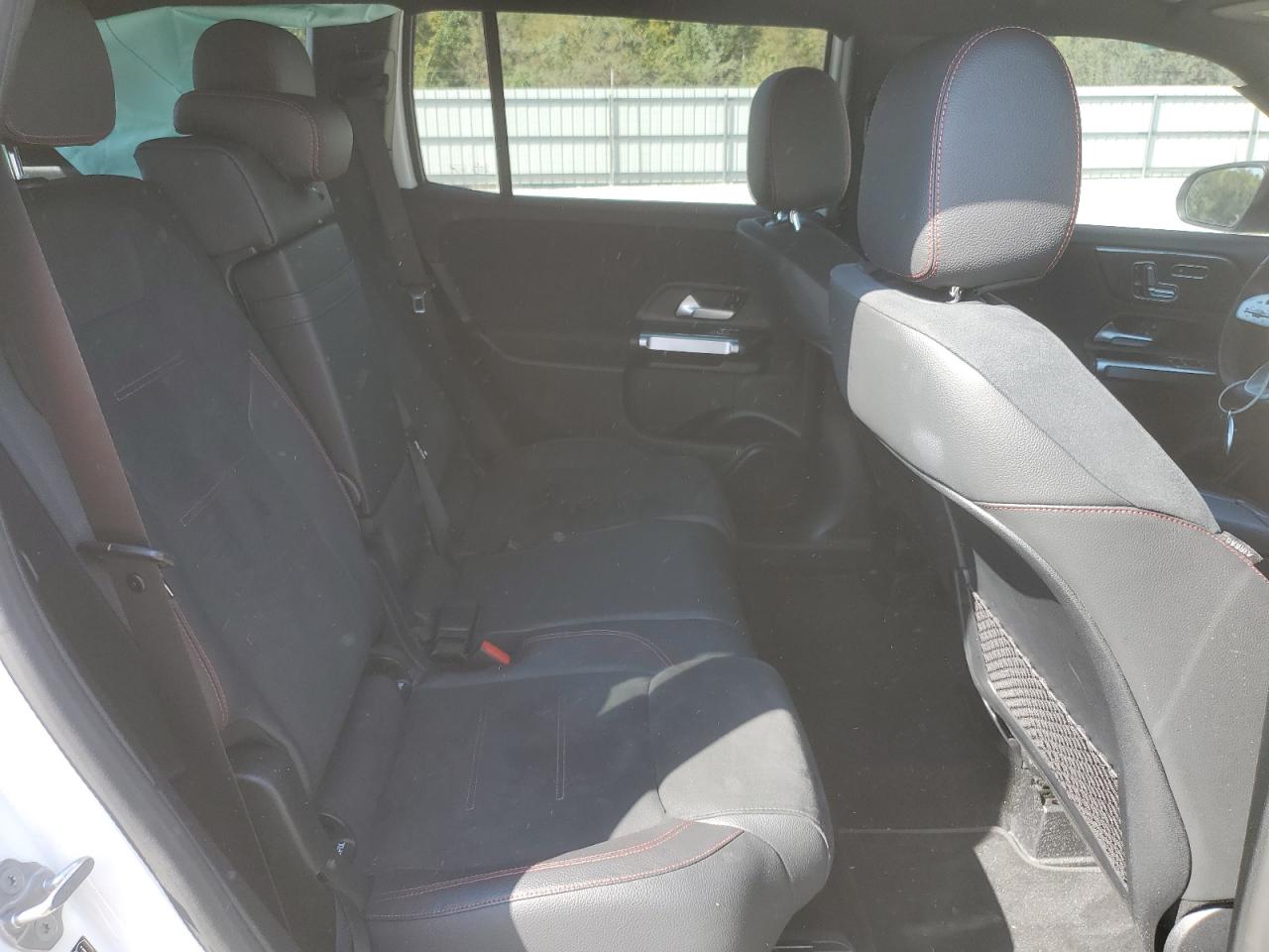 2021 Mercedes-Benz GLB - Image 11