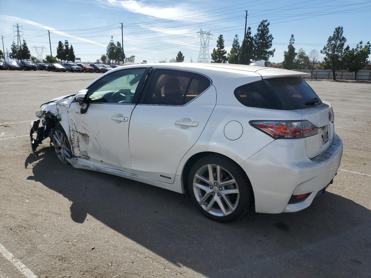 2016 Lexus CT - Image 2