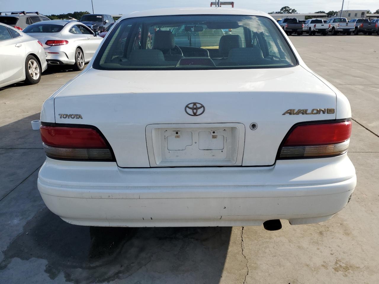 1997 Toyota Avalon Xl VIN: 4T1BF12B0VU202361 Lot: 75037284