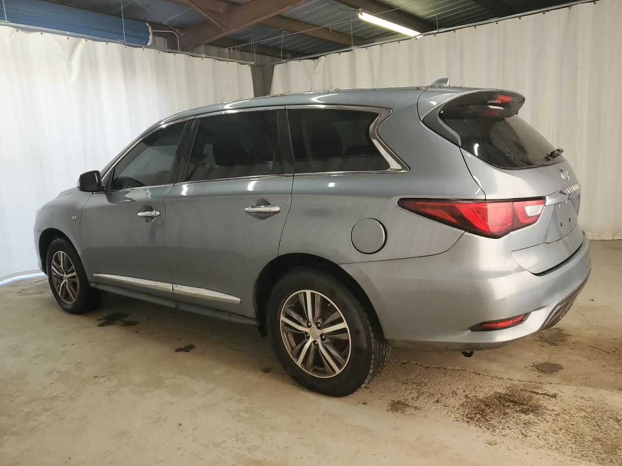 2016 Infiniti QX60 - Image 2