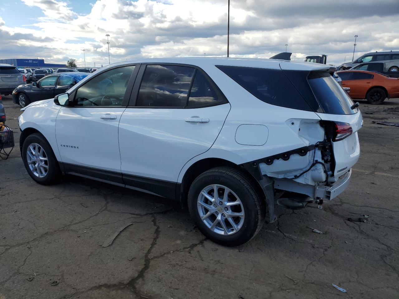 2023 Chevrolet Equinox - Image 2