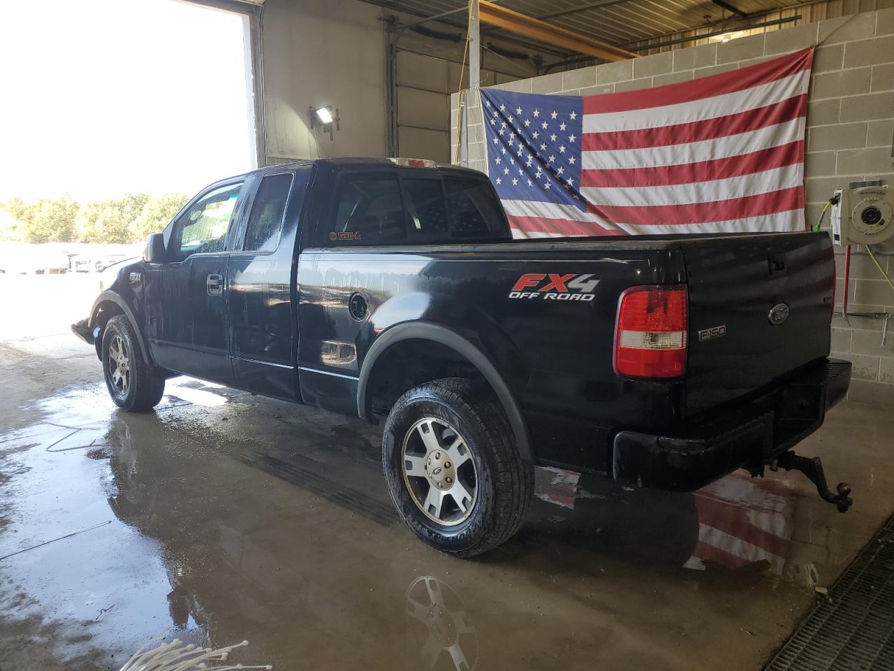 2005 Ford F-150 - Image 2