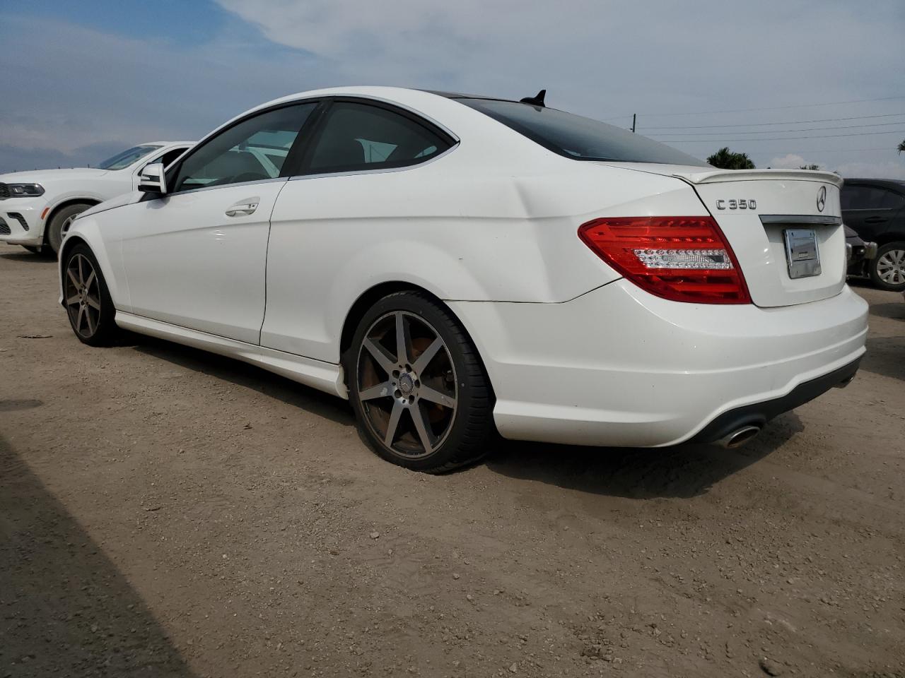 VIN WDDGJ5HB7FG327872 2015 MERCEDES-BENZ C-CLASS no.2