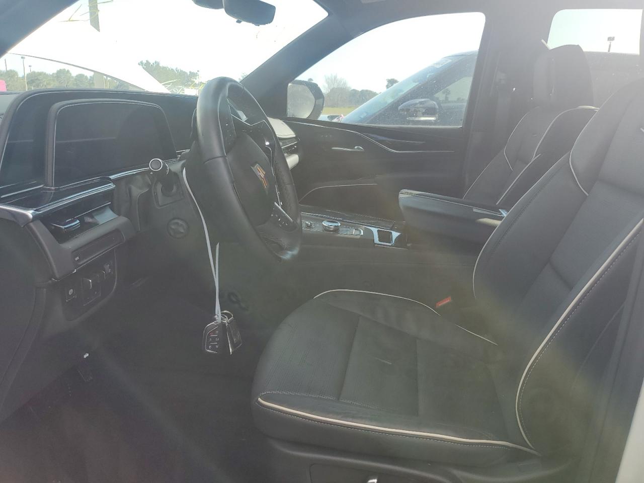 2024 Cadillac Escalade - Image 7