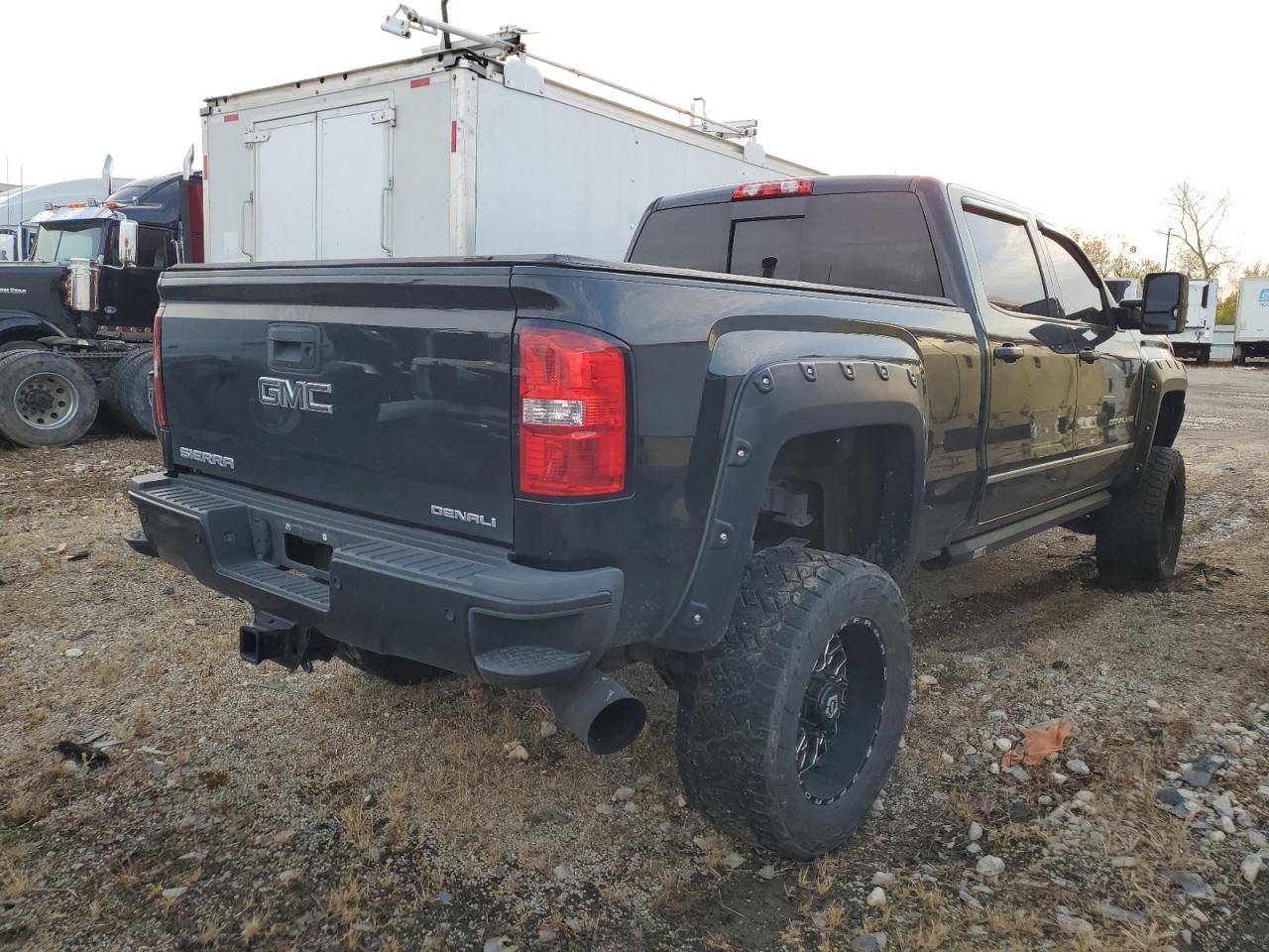 2016 GMC Sierra - Image 3
