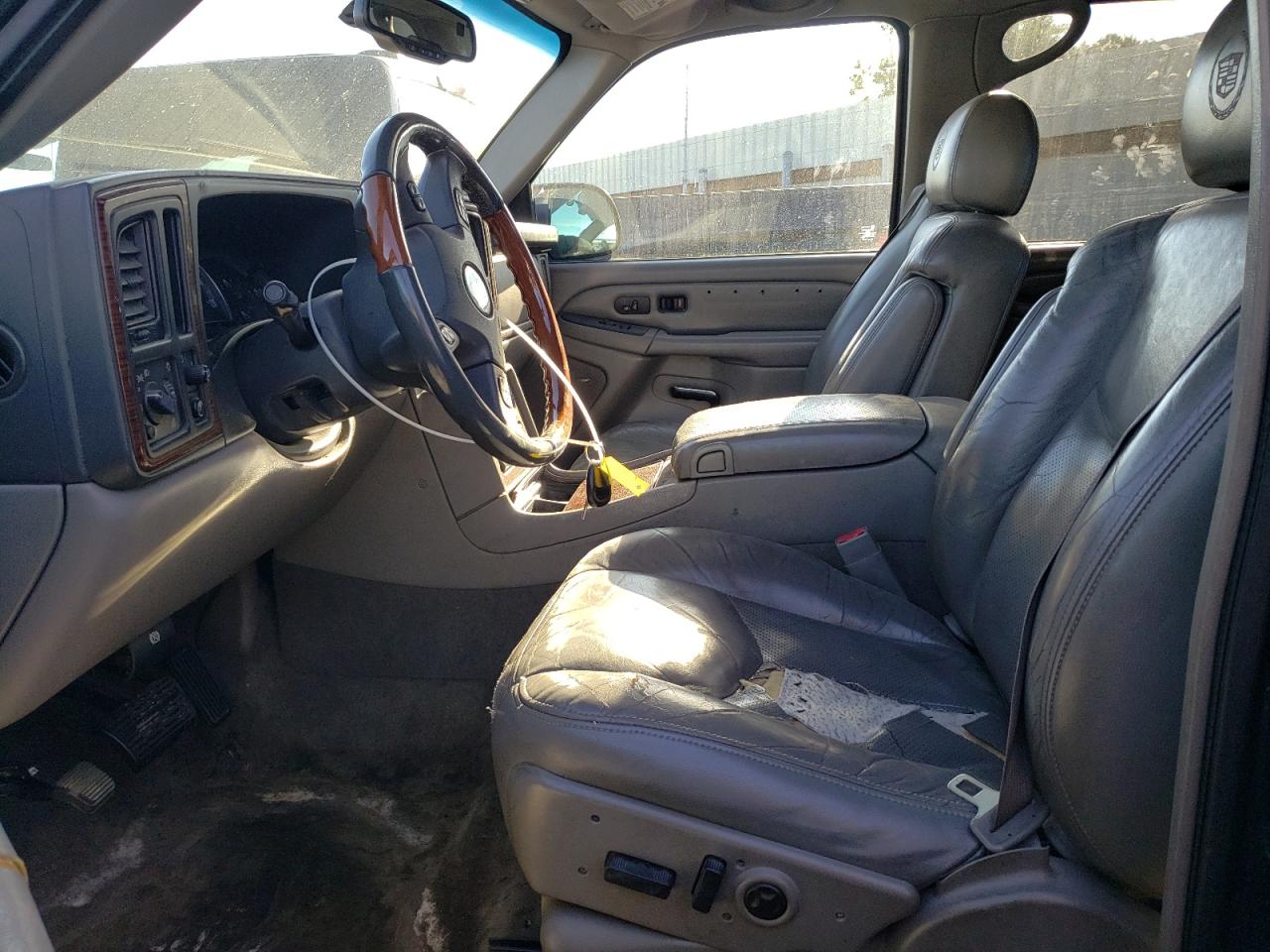 1GYEK63NX4R181842 2004 Cadillac Escalade Luxury