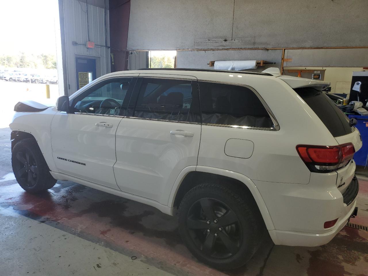 1C4RJFAG9FC206668 2015 JEEP GRAND CHEROKEE - Image 2