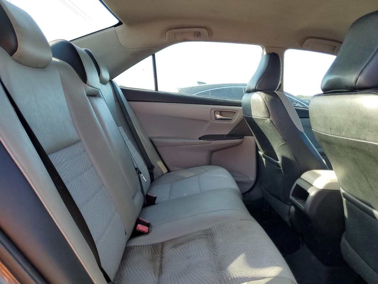 2016 Toyota Camry - Image 10