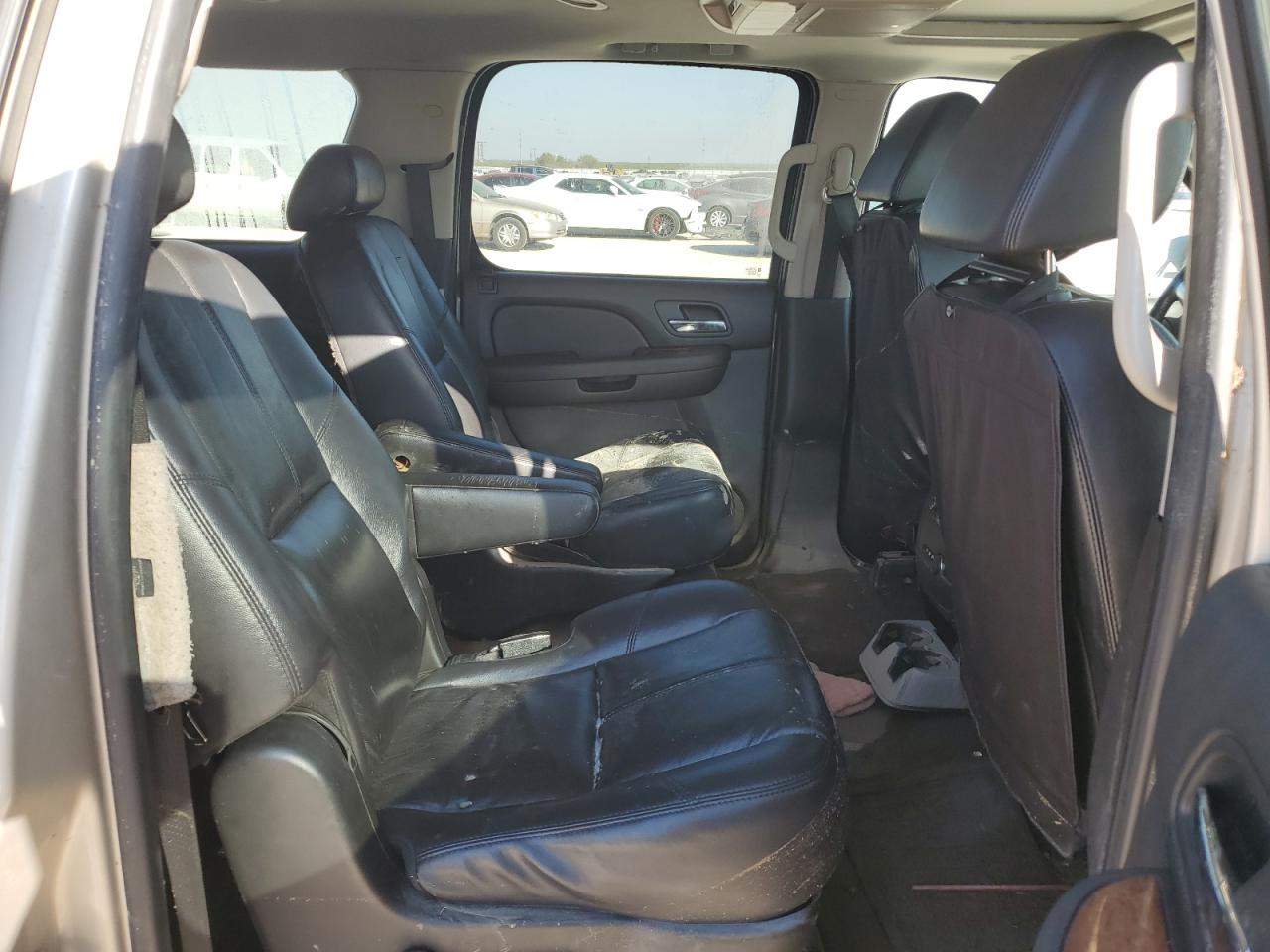 2007 GMC Yukon - Image 12
