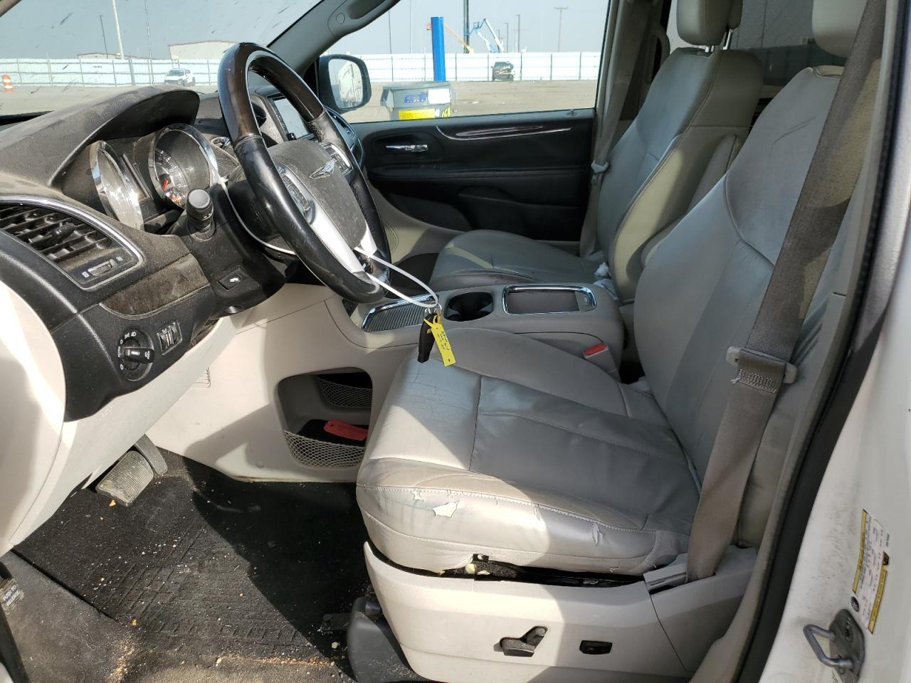 2013 Chrysler Town & Country - Image 7