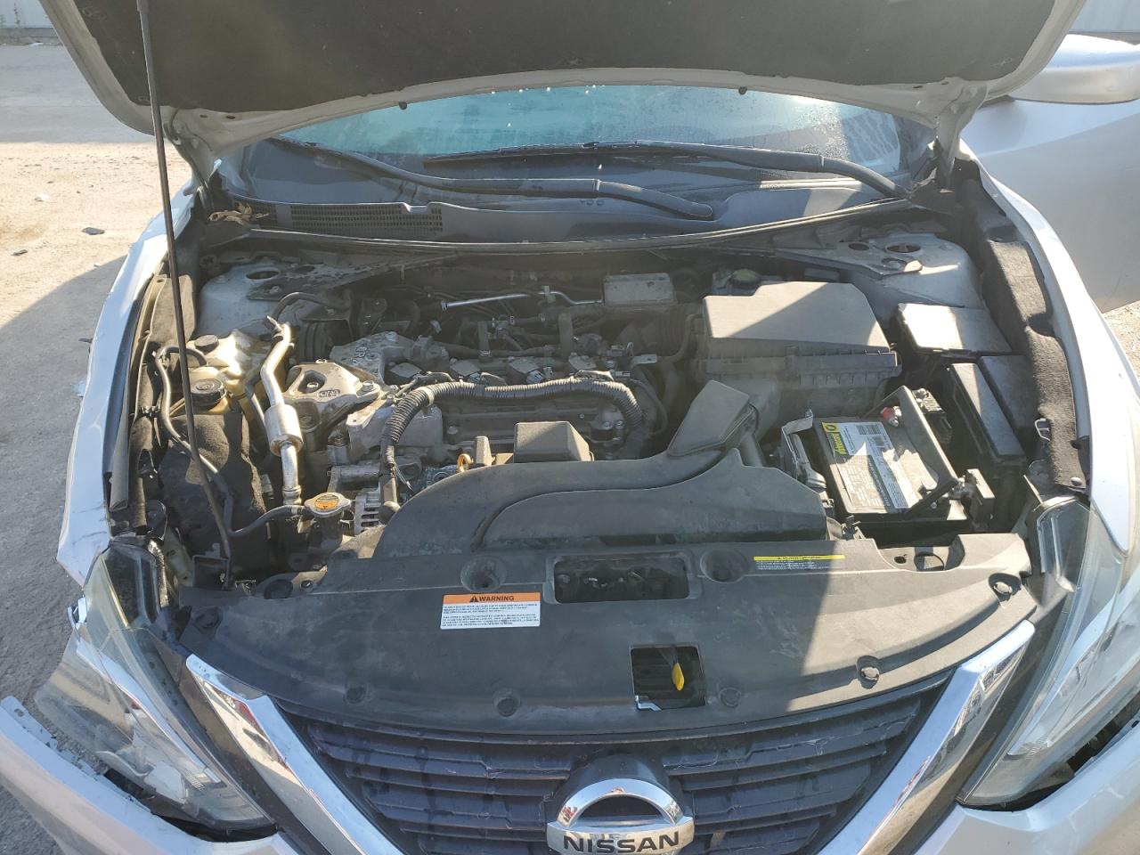 2018 Nissan Altima - Image 12