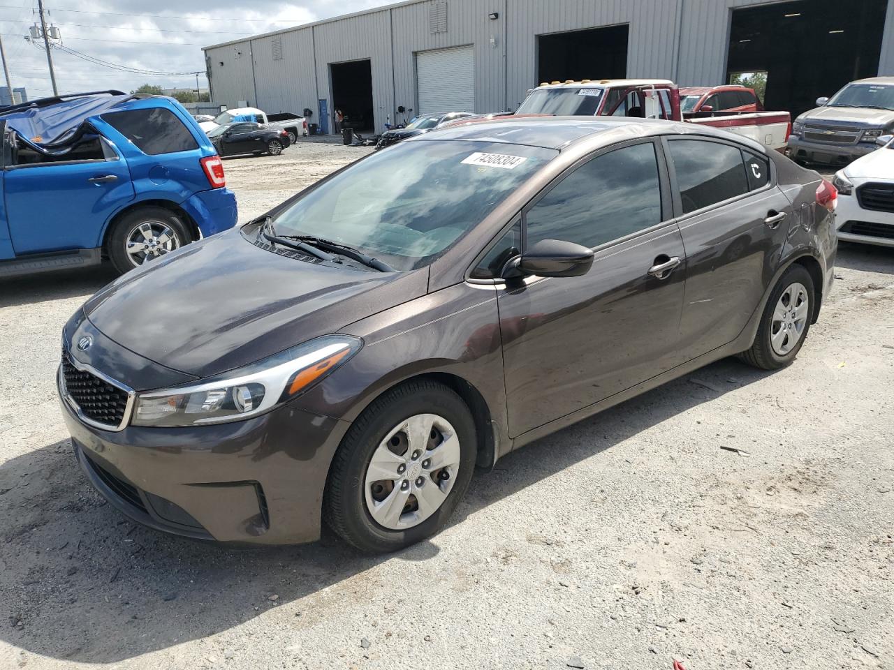 3KPFK4A73HE137332 2017 KIA FORTE - Image 1