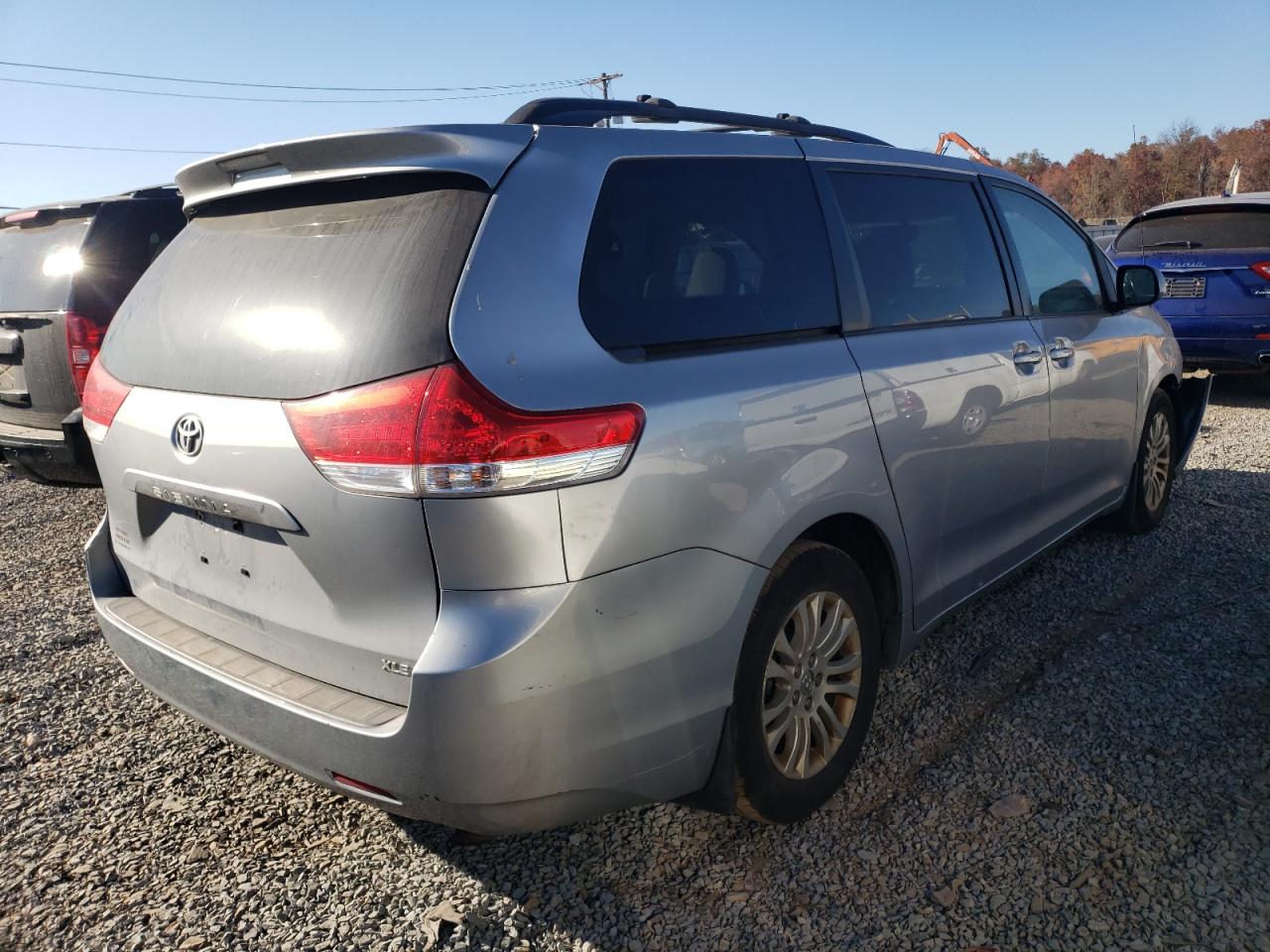 2014 Toyota Sienna Xle VIN: 5TDYK3DC4ES486402 Lot: 77756594