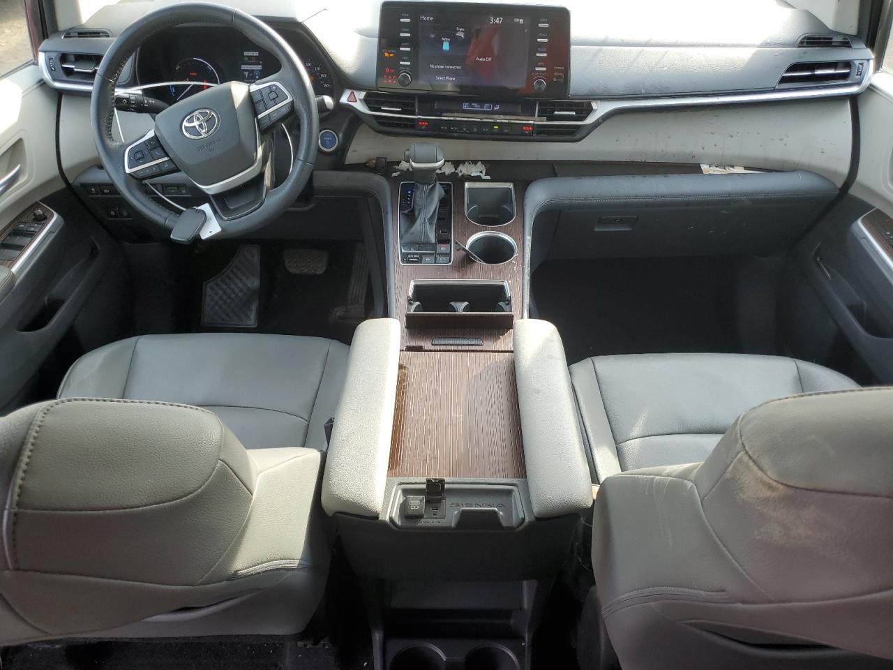 2022 Toyota Sienna - Image 8