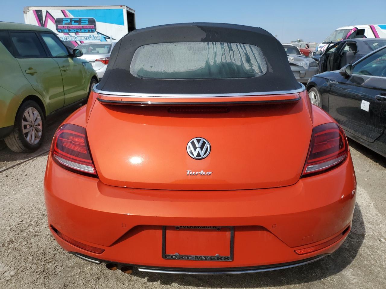 2019 Volkswagen Beetle - Image 6