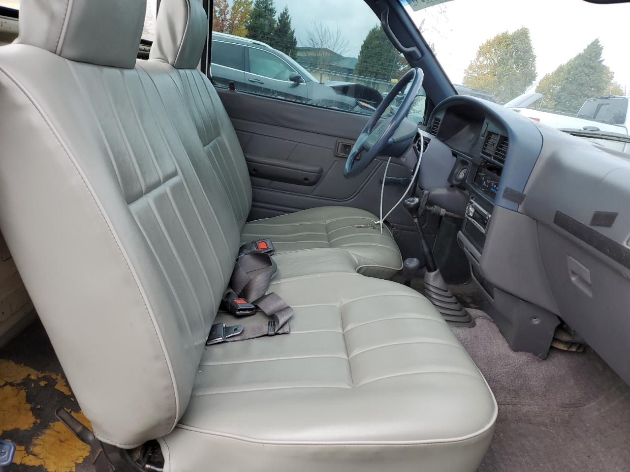 1992 Toyota Pickup - Image 10