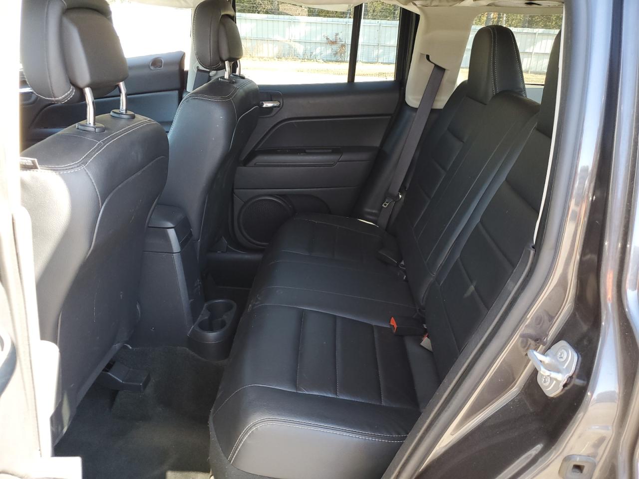 2016 Jeep Liberty (Patriot) - Image 11