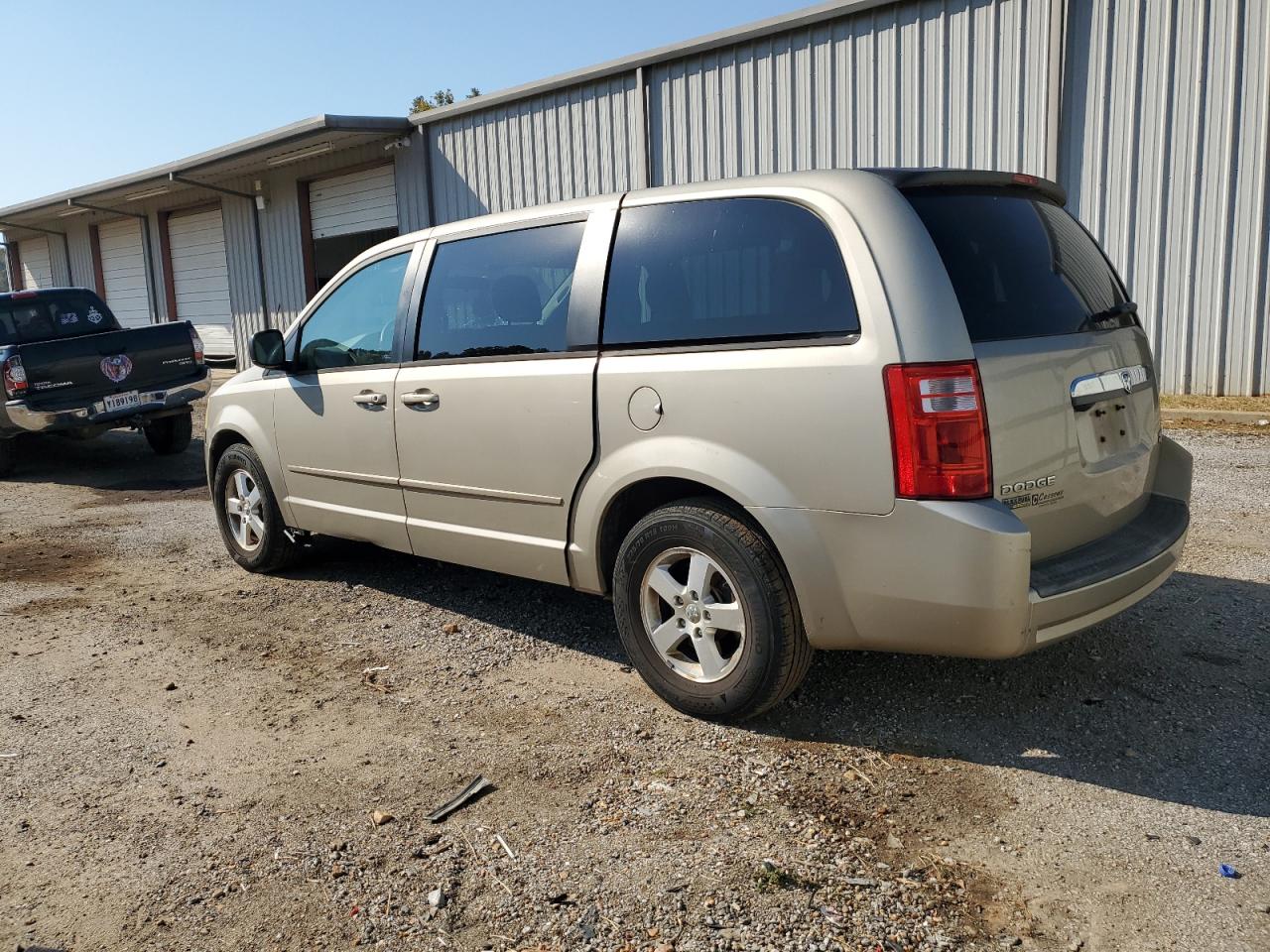 2009 Dodge Caravan - Image 2