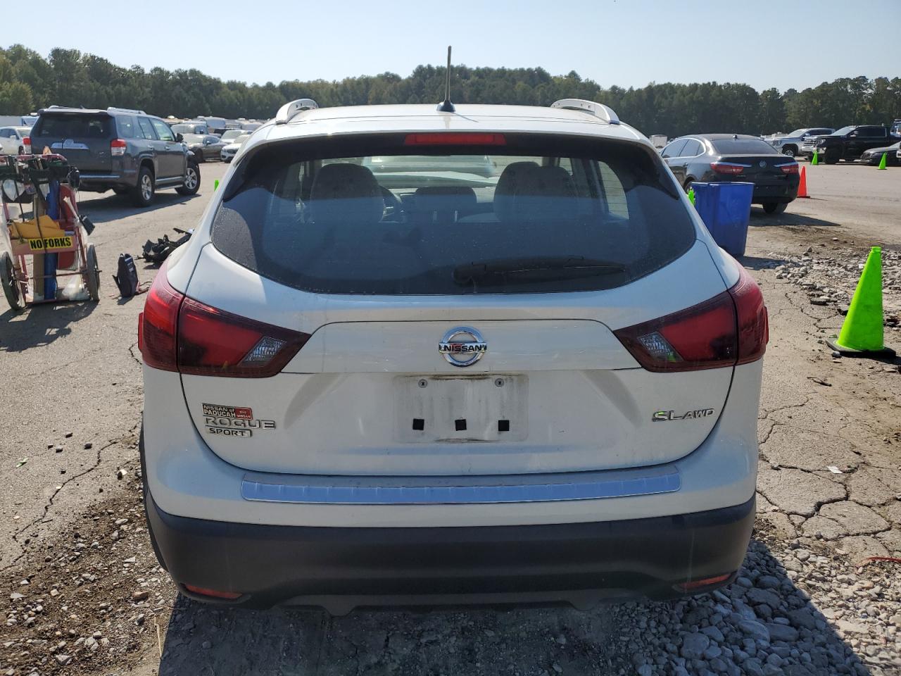 2018 Nissan Rogue - Image 6