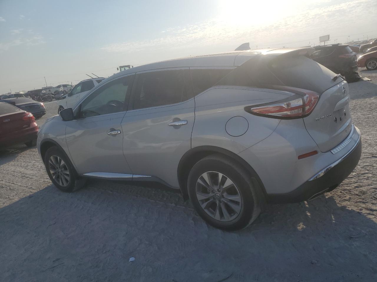 2018 Nissan Murano - Image 2