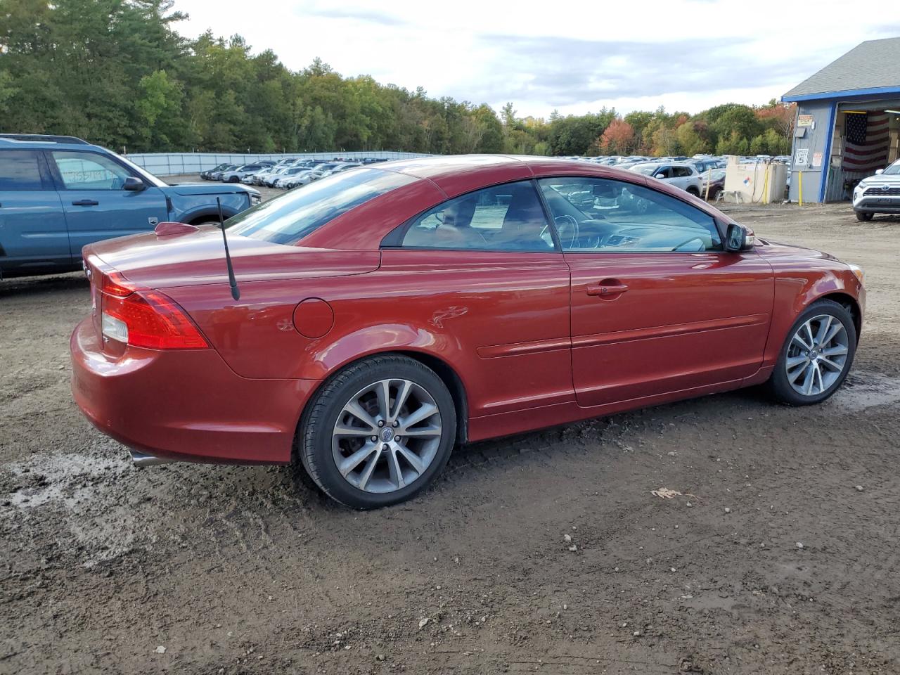 2011 Volvo C70 - Image 3