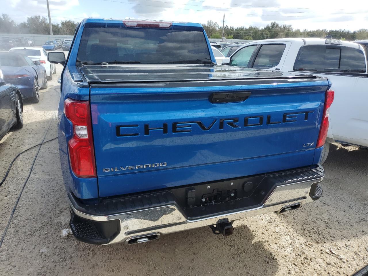 2022 Chevrolet Silverado - Image 6