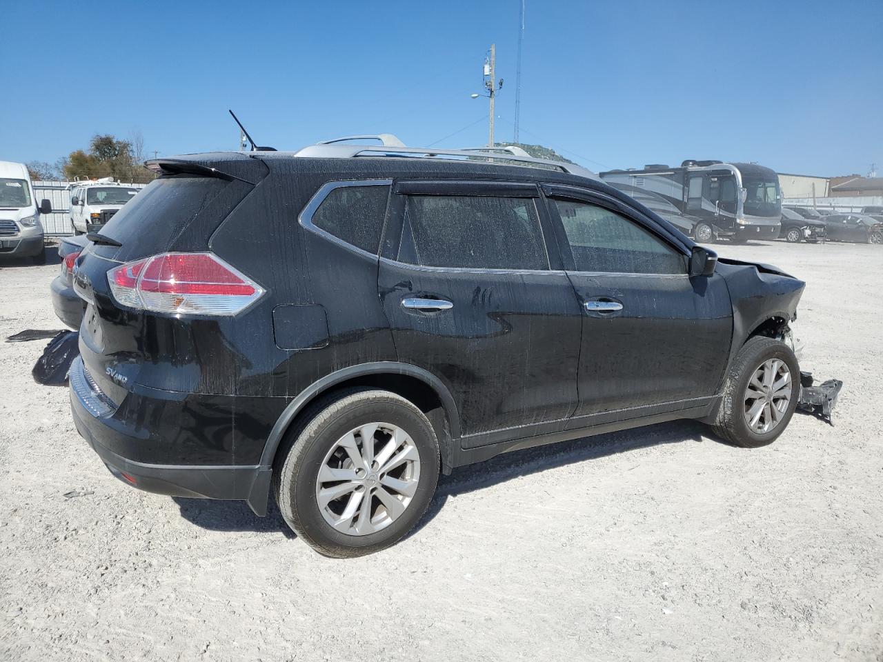 2016 Nissan Rogue - Image 3