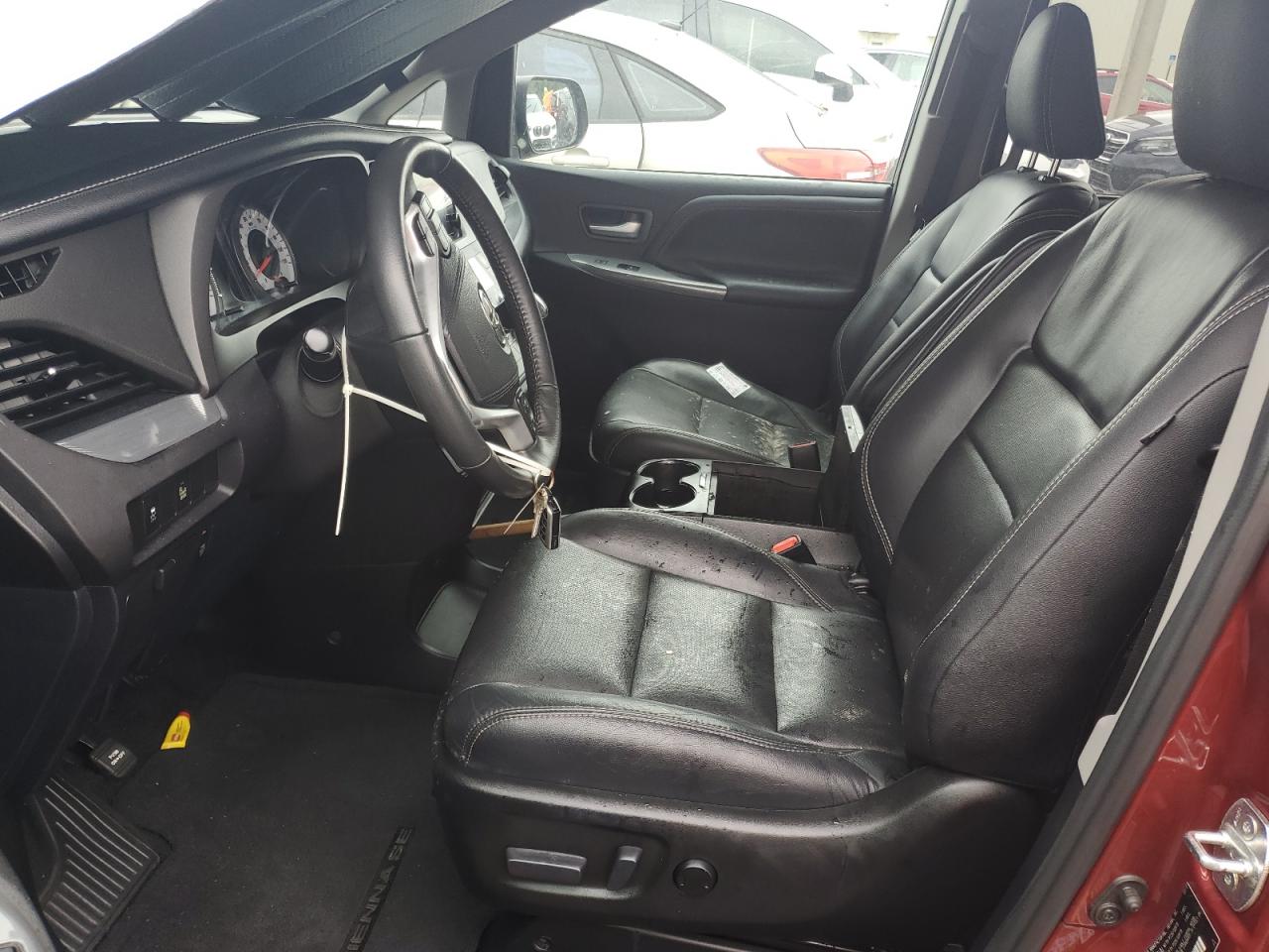 2017 Toyota Sienna - Image 7