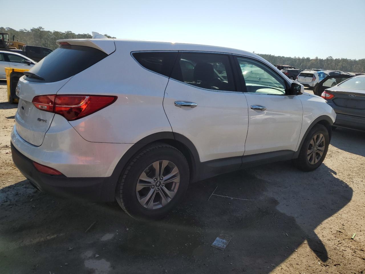 2016 Hyundai Santa Fe - Image 3
