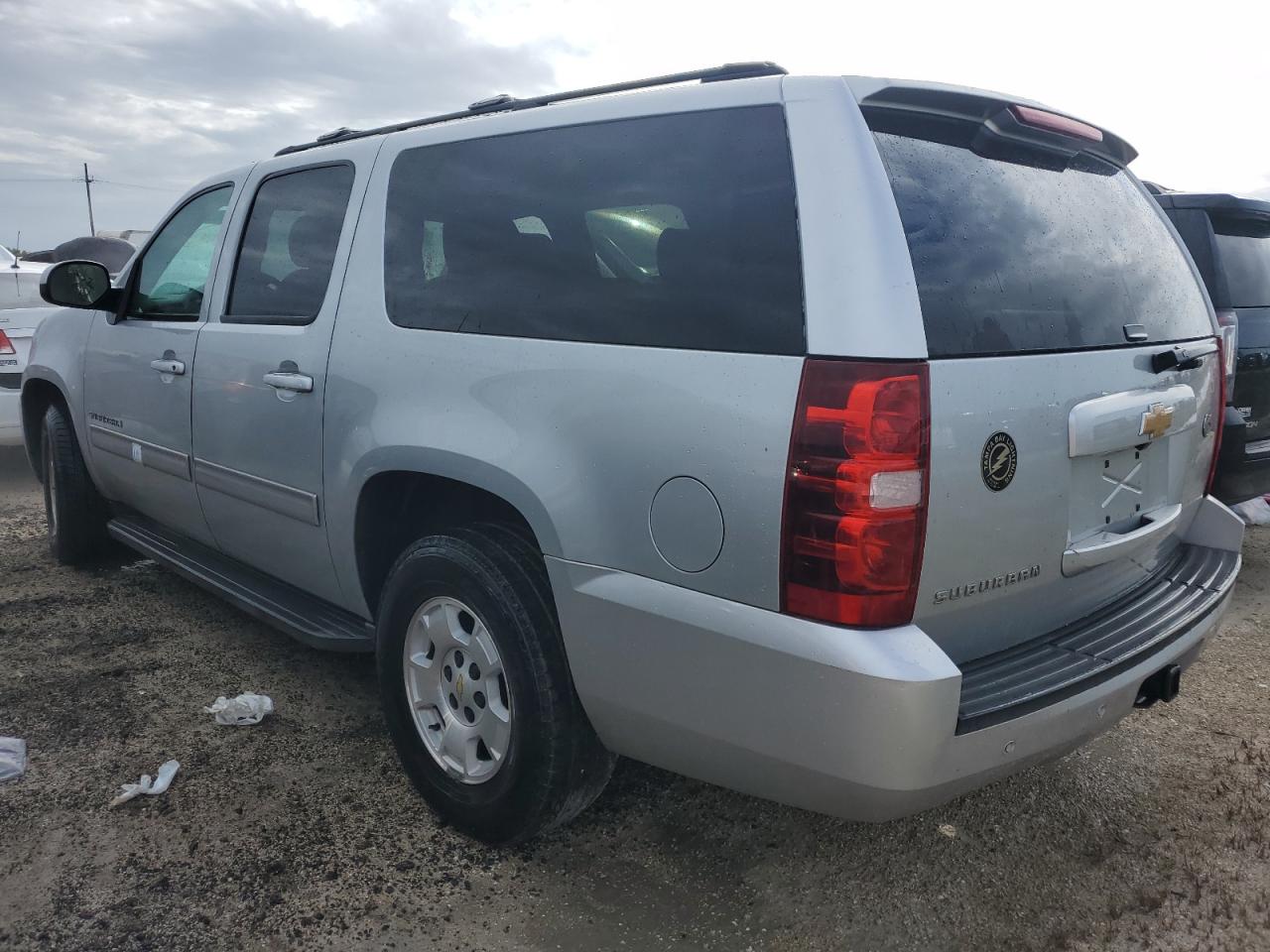 2013 Chevrolet Suburban - Image 2
