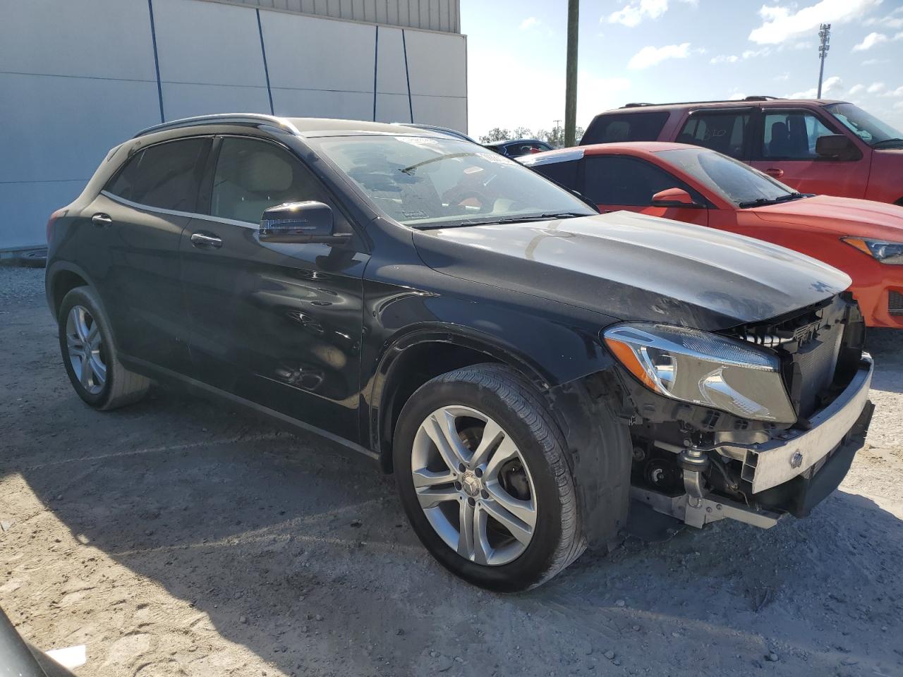 VIN WDCTG4EB0FJ177915 2015 MERCEDES-BENZ GLA-CLASS no.4