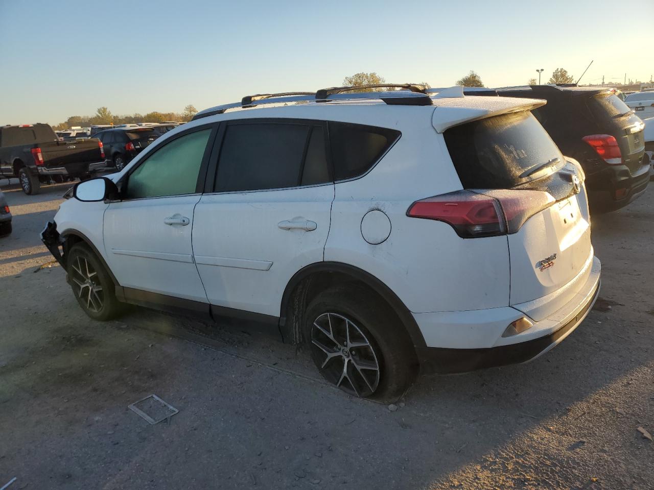 VIN JTMJFREV4GJ069967 2016 TOYOTA RAV4 no.2