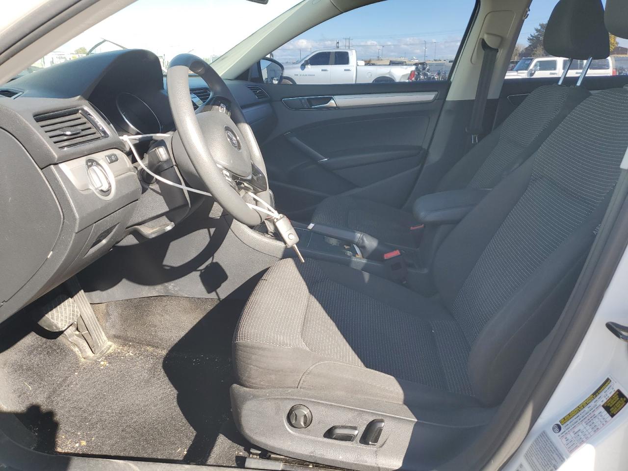 2018 Volkswagen Passat - Image 7