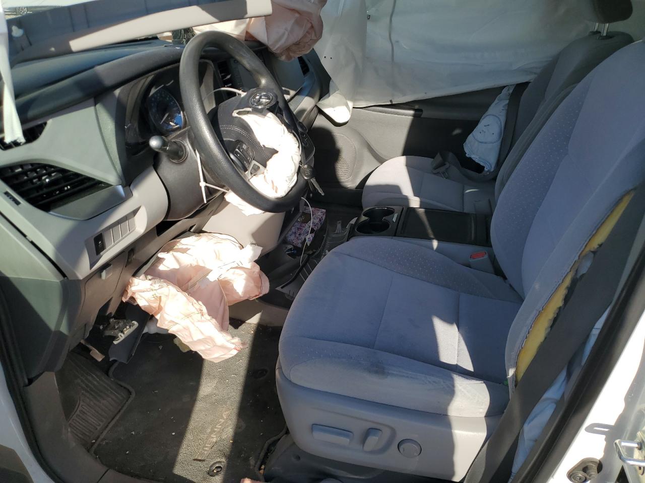 2020 Toyota Sienna - Image 7