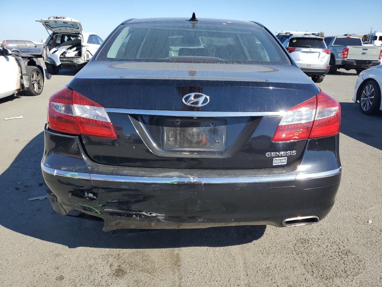 2013 Hyundai Genesis 3.8L VIN: KMHGC4DD4DU237319 Lot: 76068294