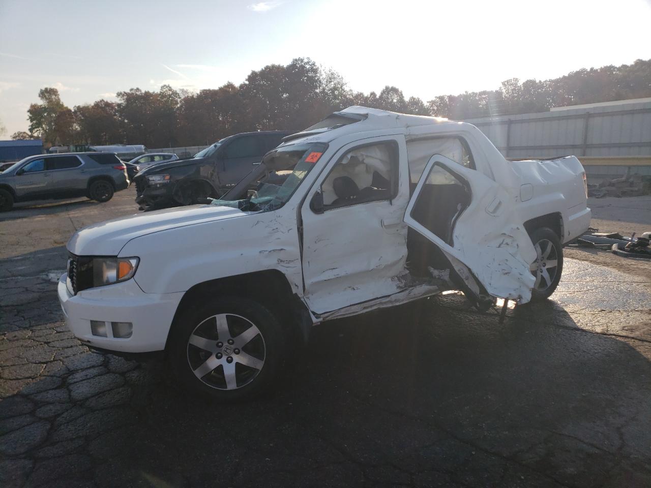 VIN 5FPYK1F68EB010404 2014 HONDA RIDGELINE no.1