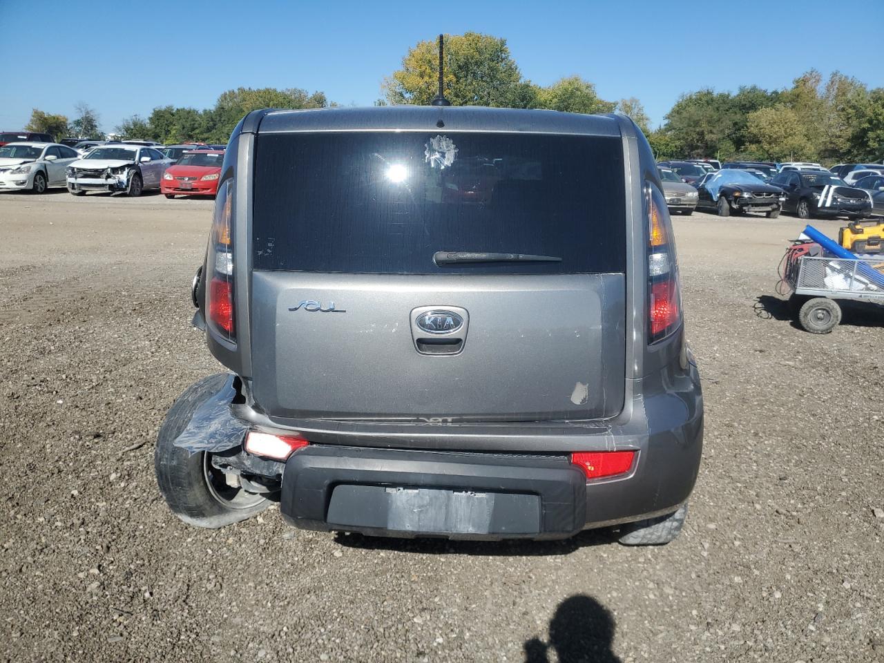 2011 Kia Soul + VIN: KNDJT2A22B7216238 Lot: 74310064